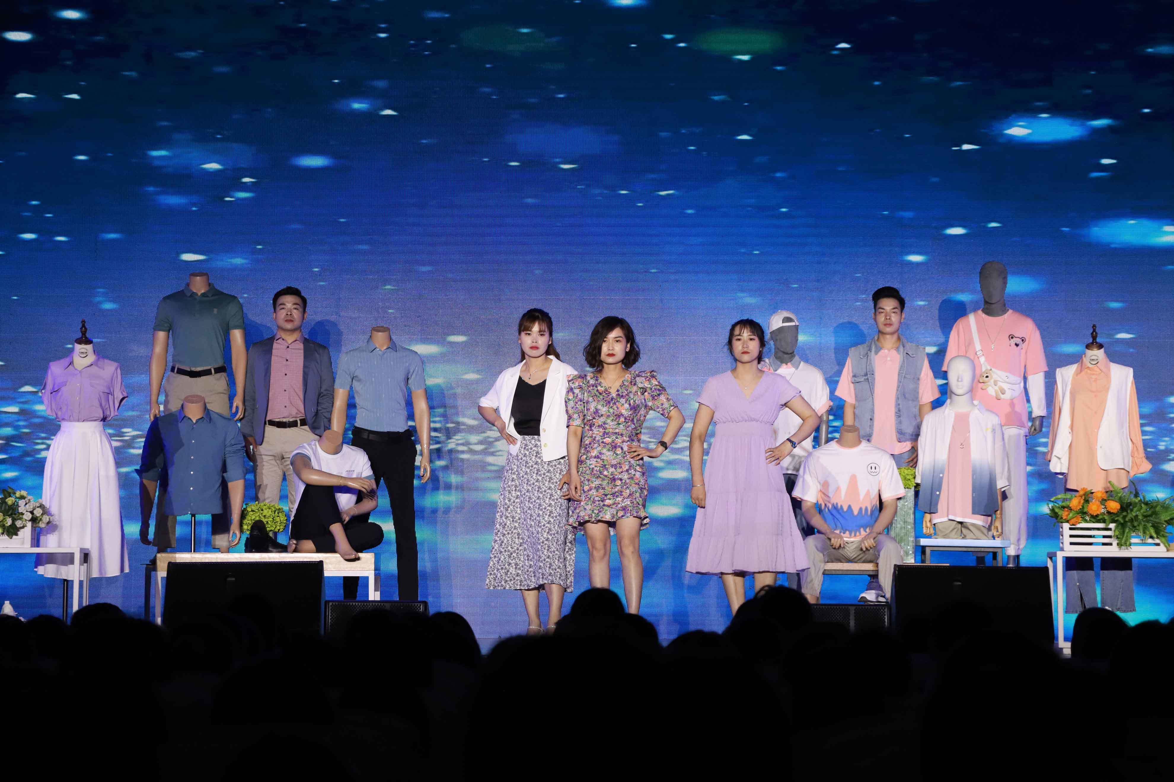 “同舟共濟謀發(fā)展，中和共赢創未來”——建業百貨二十周年慶典